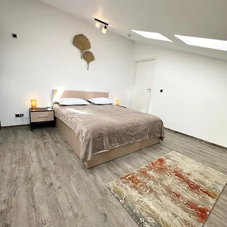 Apartment Forest View Silver M B34 *