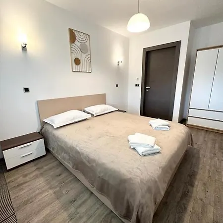 Forest View Silver M B34 Apartment